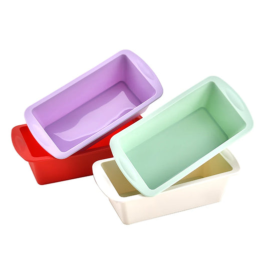 Lot 4 moules à cake silicone – Rouge, vert, violet, blanc – Souples et antiadhésifs